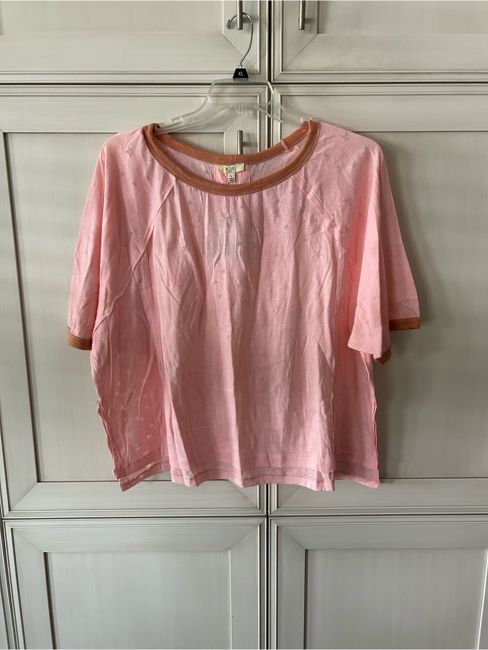 Kori Pink Tee with Tan Neckband and Subtle Star Print
